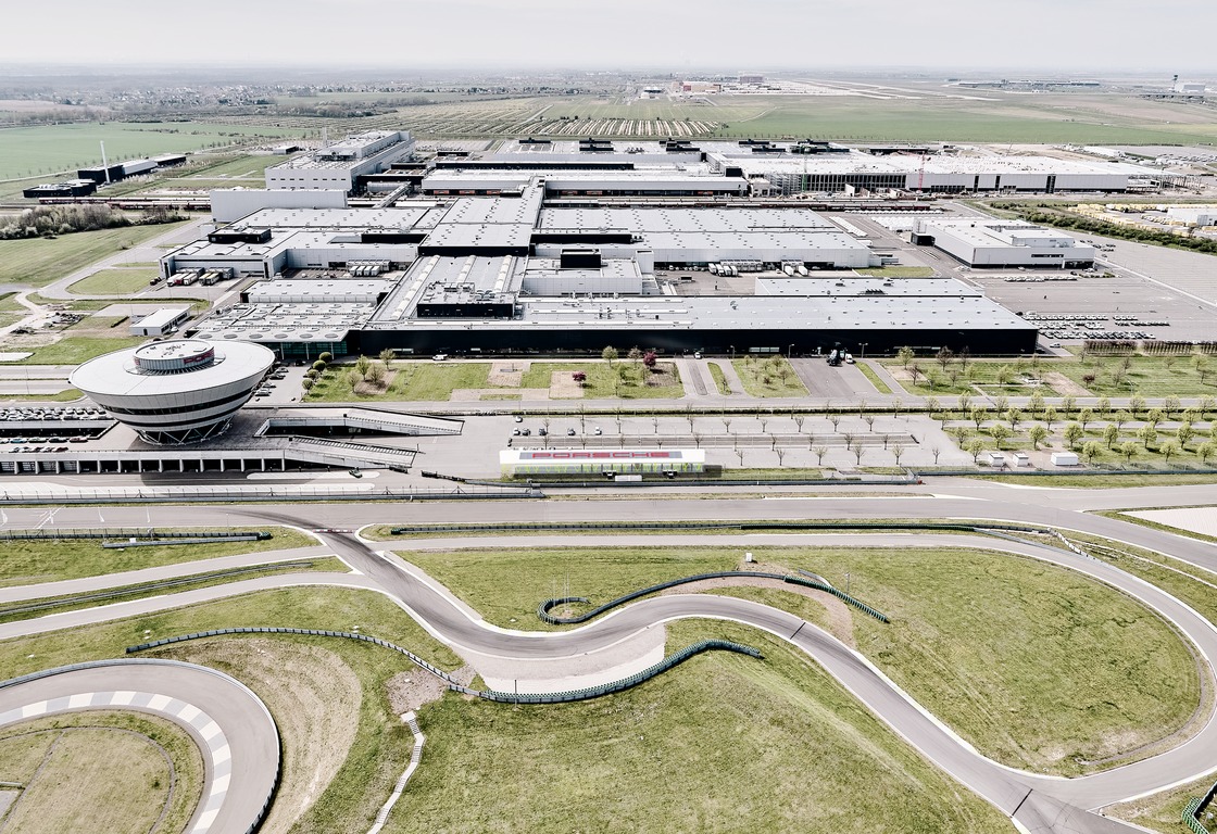 Überdachung Ladestation Porsche Leipzig